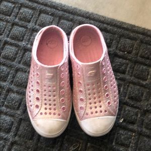 girls waterproof shoes
